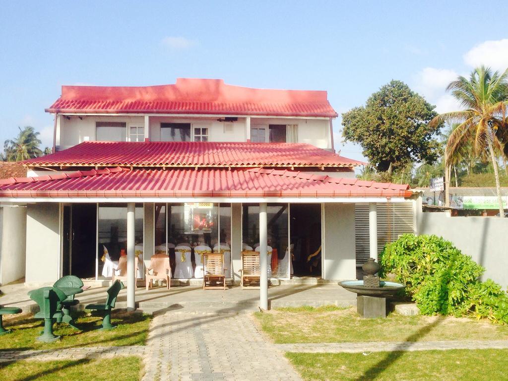 Rainbow Beach Hotel Hikkaduwa Exterior photo