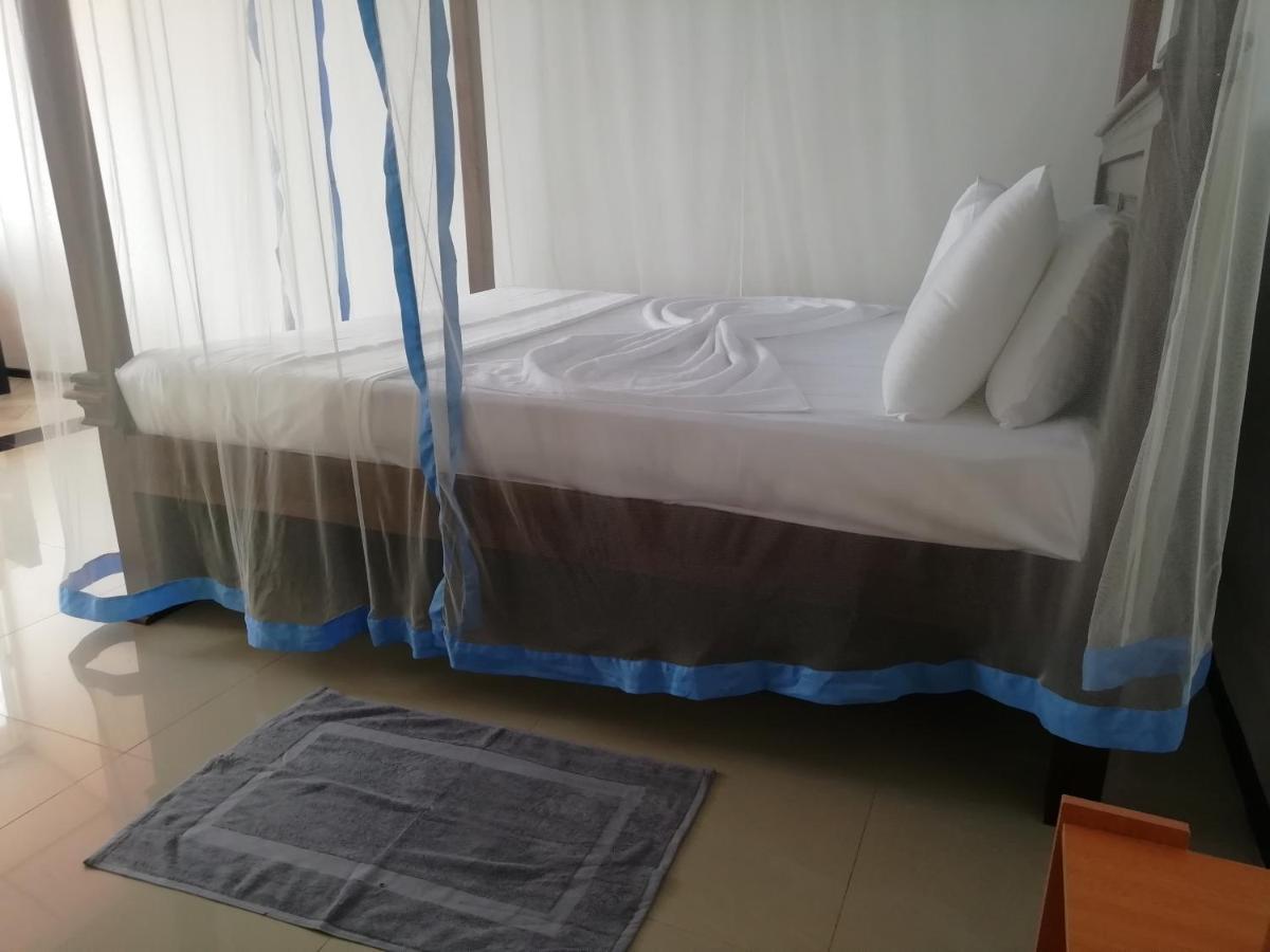 Rainbow Beach Hotel Hikkaduwa Exterior photo